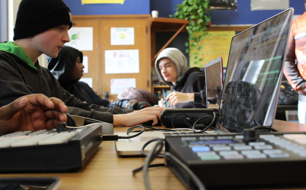 Mobile beat making with teens from Media Academy  