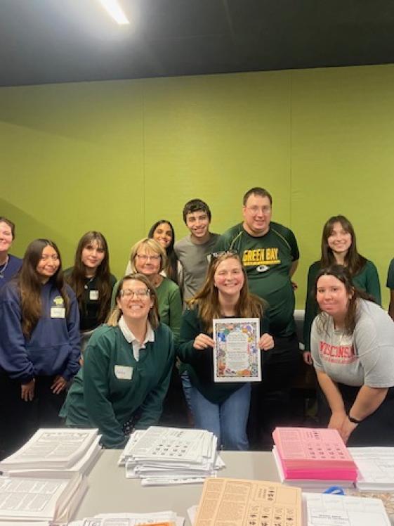 Friends of Madison Public Library Assembling Go Big Read Maker Kits November 2024 Central Library